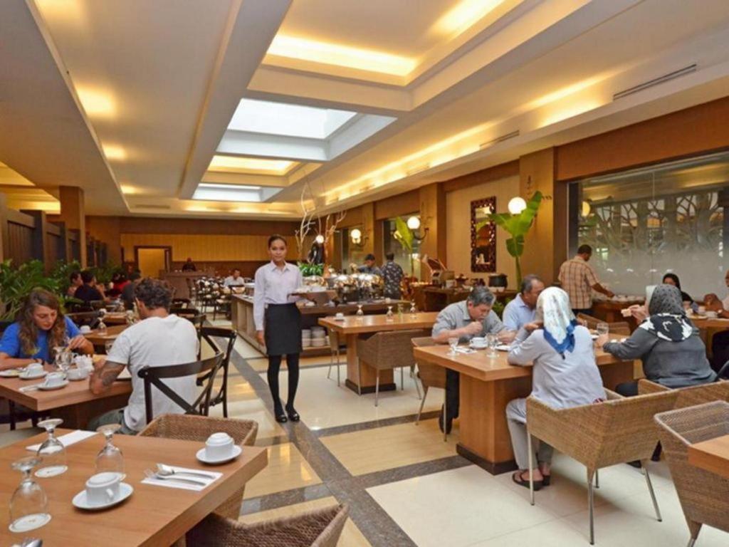 The Axana Hotel Padang (Sumatra) Exterior foto