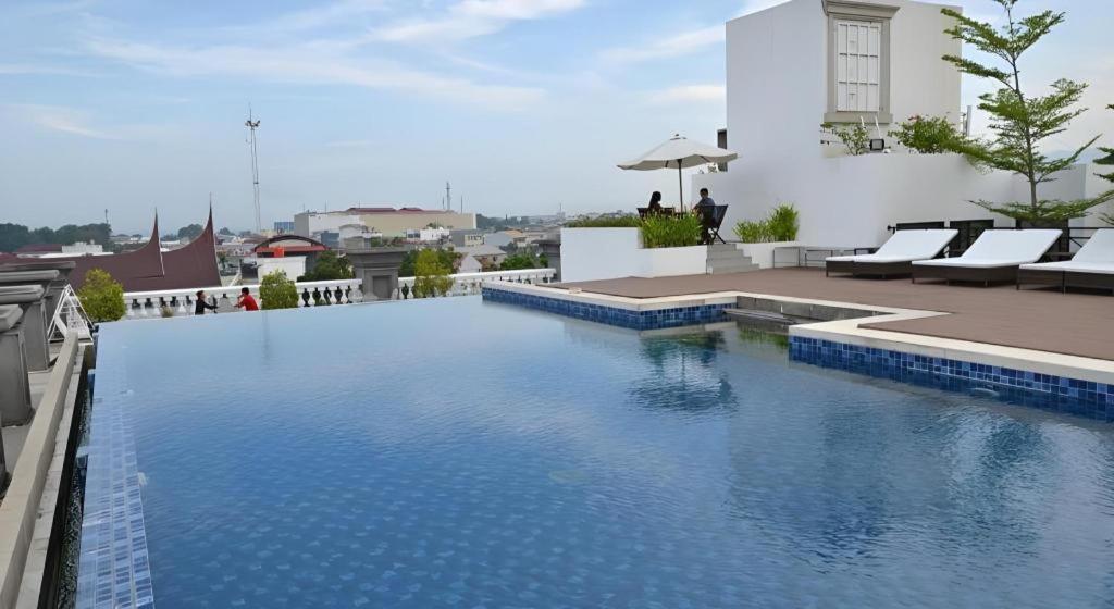 The Axana Hotel Padang (Sumatra) Exterior foto
